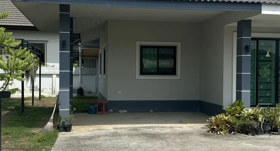 For rent 3 bedrooms house in Saraphi, Chiang Mai