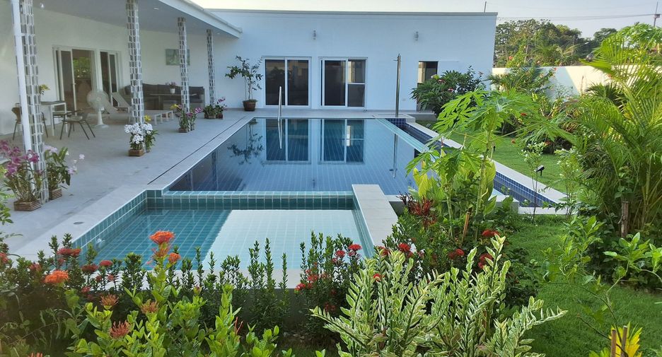 For sale and for rent 3 bedrooms villa in Bang Lamung, Chonburi