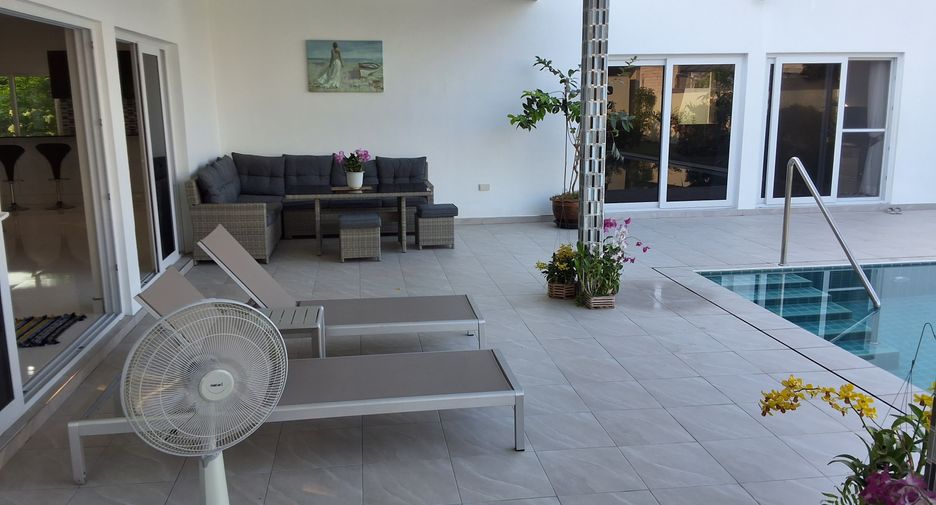 For sale and for rent 3 bedrooms villa in Bang Lamung, Chonburi