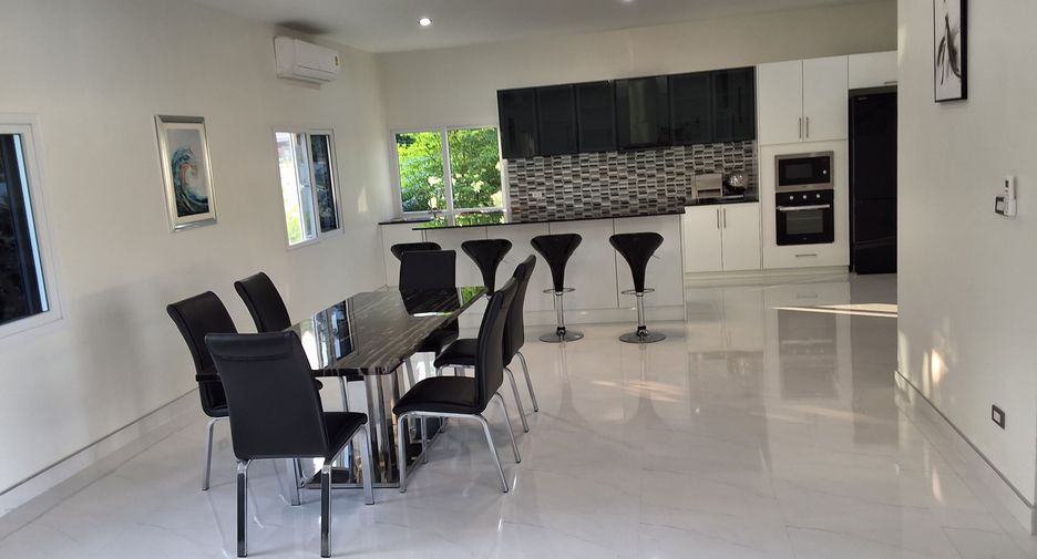 For sale and for rent 3 bedrooms villa in Bang Lamung, Chonburi