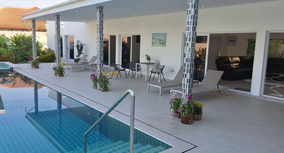 For sale and for rent 3 bedrooms villa in Bang Lamung, Chonburi