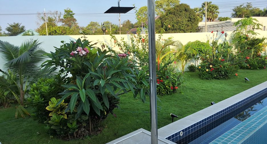 For sale and for rent 3 bedrooms villa in Bang Lamung, Chonburi