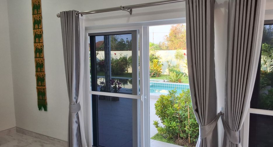 For sale and for rent 3 bedrooms villa in Bang Lamung, Chonburi