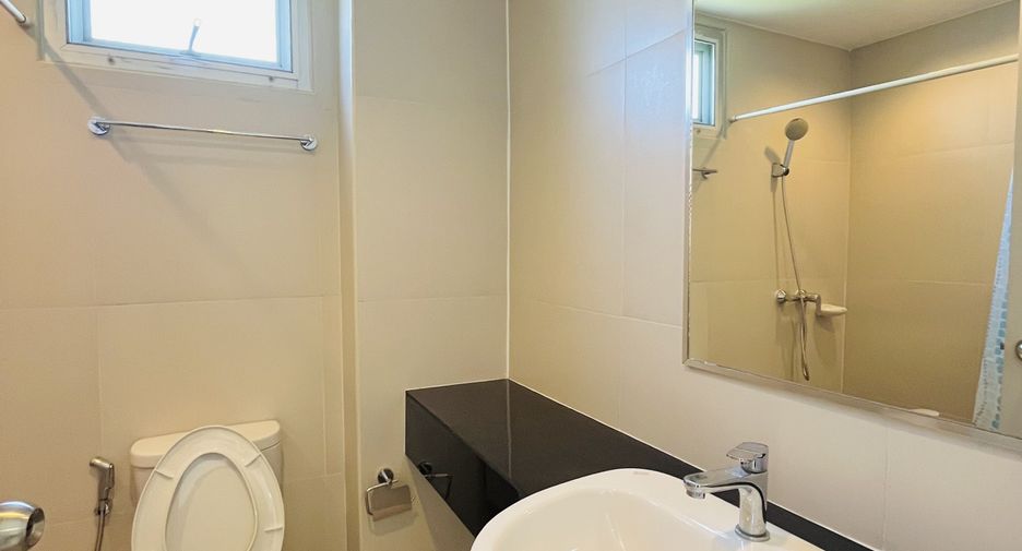 For rent 2 bedrooms condo in Mueang Chiang Mai, Chiang Mai