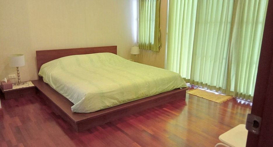 For sale 4 bedrooms house in Mueang Chiang Mai, Chiang Mai