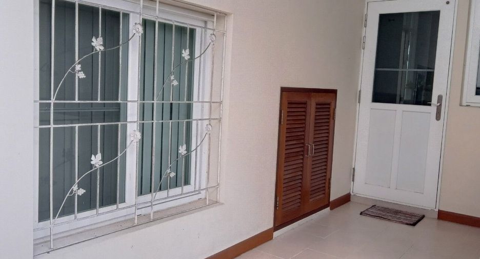 For sale 4 bedrooms house in Mueang Chiang Mai, Chiang Mai