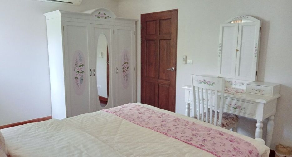 For sale 4 bedrooms house in Mueang Chiang Mai, Chiang Mai