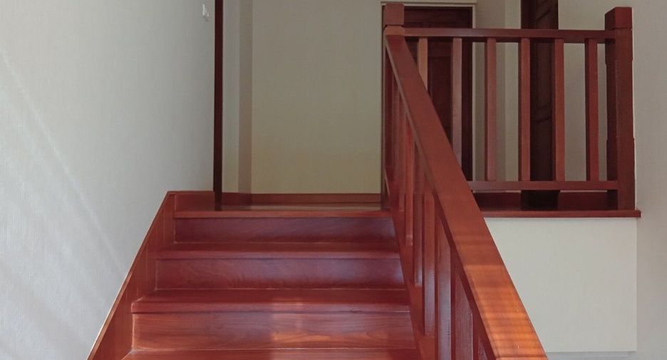 For sale 4 bedrooms house in Mueang Chiang Mai, Chiang Mai