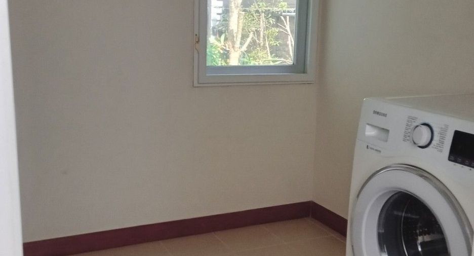 For sale 4 bedrooms house in Mueang Chiang Mai, Chiang Mai