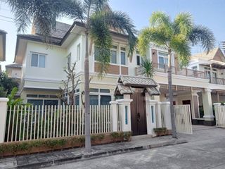 For sale 4 bedrooms house in Mueang Chiang Mai, Chiang Mai