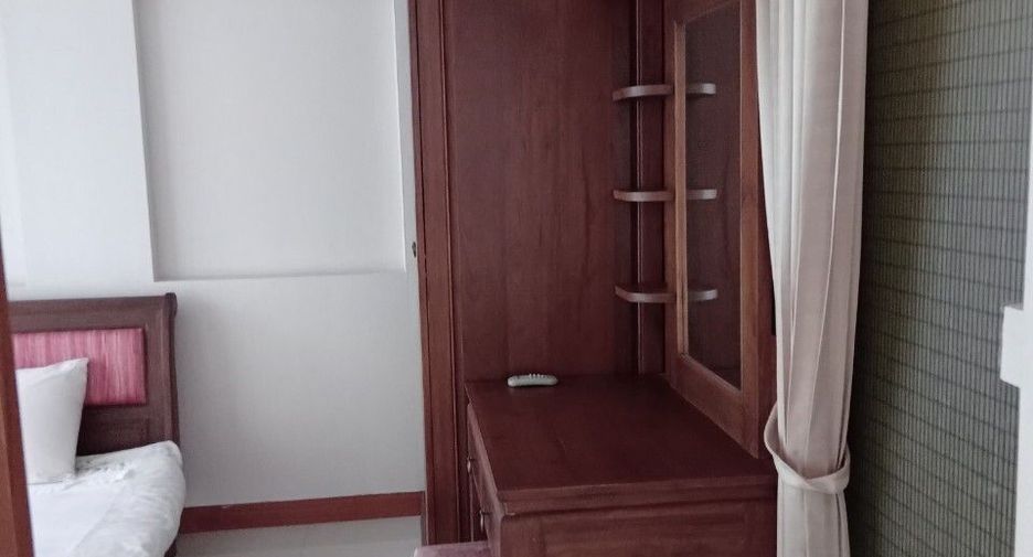 For sale 4 bedrooms house in Mueang Chiang Mai, Chiang Mai