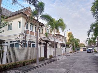 For sale 4 bedrooms house in Mueang Chiang Mai, Chiang Mai