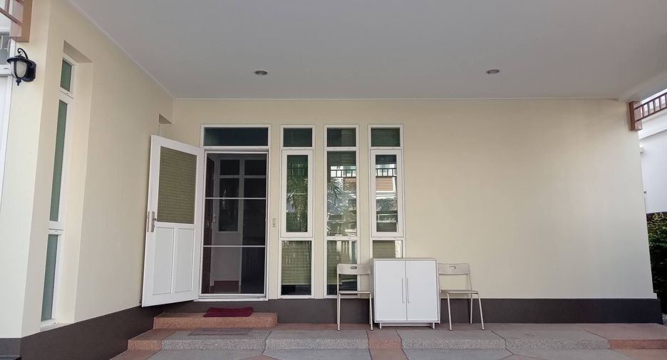 For sale 4 bedrooms house in Mueang Chiang Mai, Chiang Mai