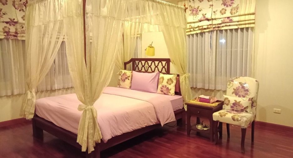 For sale 4 bedrooms house in Mueang Chiang Mai, Chiang Mai