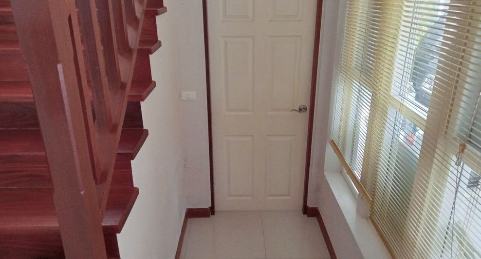 For sale 4 bedrooms house in Mueang Chiang Mai, Chiang Mai