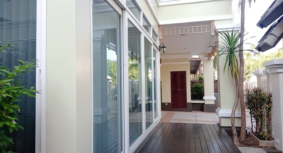 For sale 4 bedrooms house in Mueang Chiang Mai, Chiang Mai