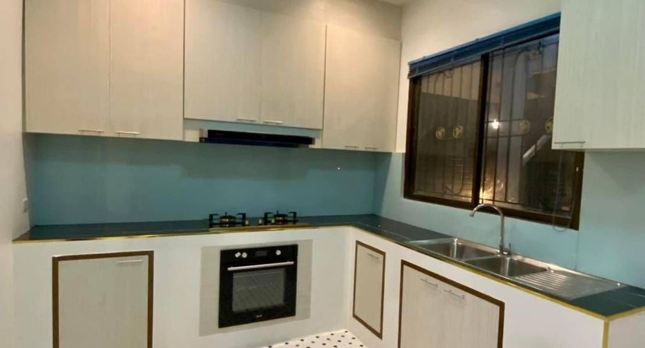 For sale 4 bedrooms house in Cha Am, Phetchaburi