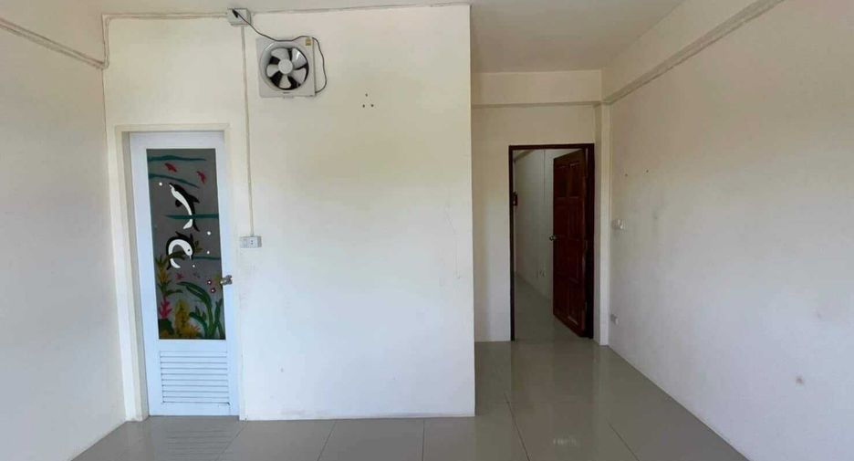 For sale 3 bedrooms retail Space in Si Racha, Chonburi