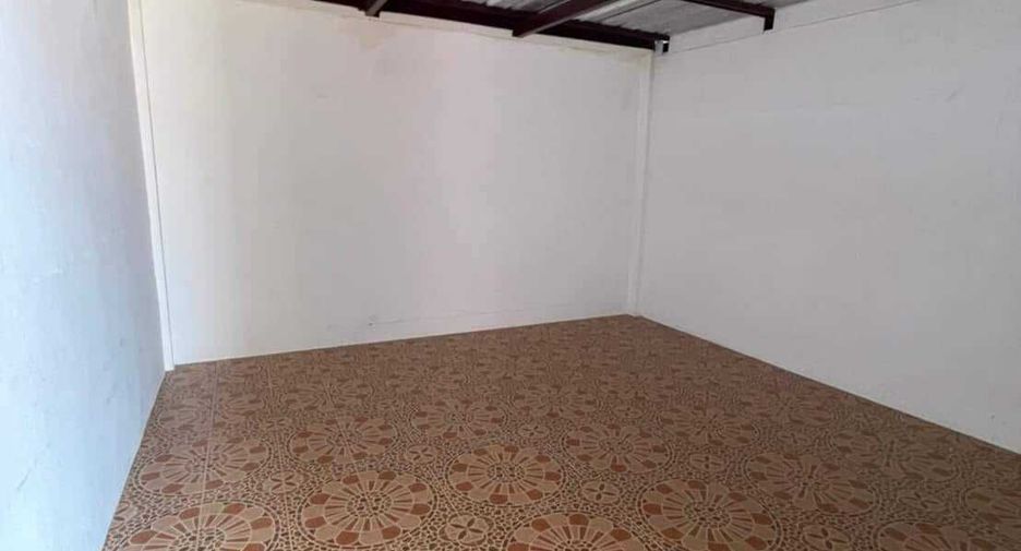 For sale 3 bedrooms retail Space in Si Racha, Chonburi