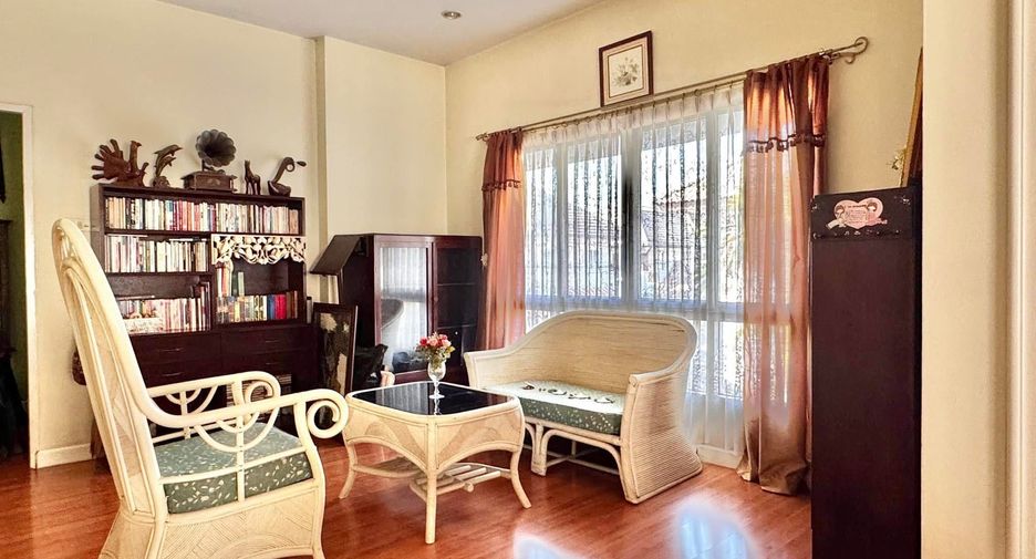 For sale 4 bedrooms house in Mueang Chiang Mai, Chiang Mai