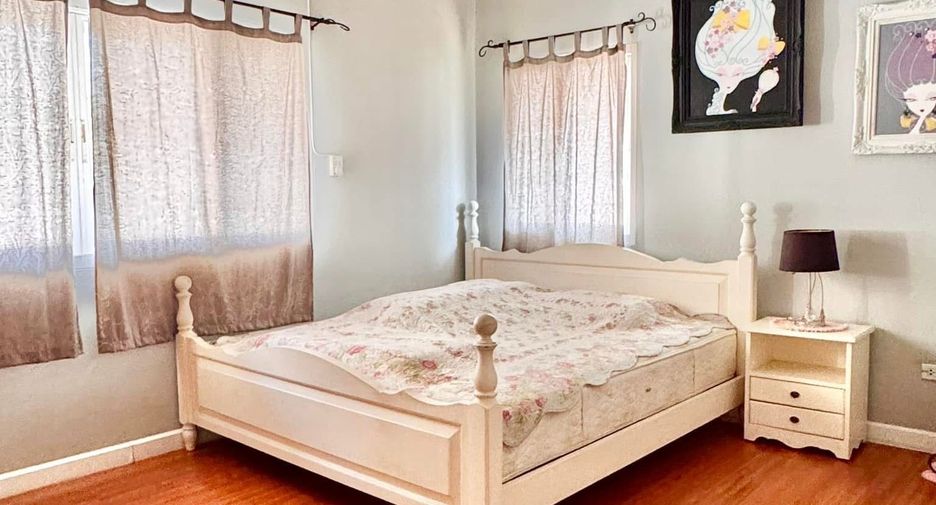 For sale 4 bedrooms house in Mueang Chiang Mai, Chiang Mai