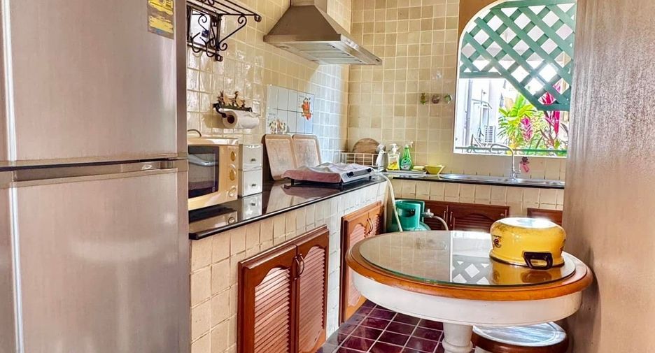 For sale 4 bedrooms house in Mueang Chiang Mai, Chiang Mai
