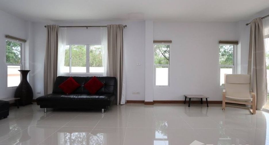 Haus zur Miete mit 4 Zimmer in Saraphi, Chiang Mai