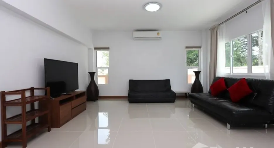 À louer 4 chambres maison à Saraphi, Chiang Mai