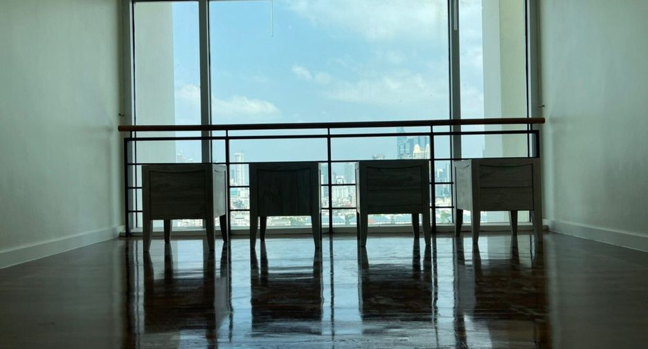 For sale 2 bedrooms condo in Yan Nawa, Bangkok