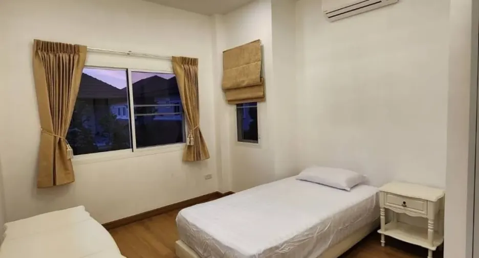 Haus zum Kauf mit 4 Zimmer in San Kamphaeng, Chiang Mai