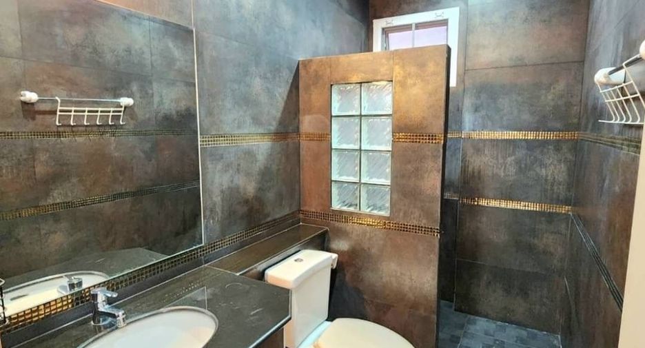 Haus zum Kauf mit 4 Zimmer in San Kamphaeng, Chiang Mai
