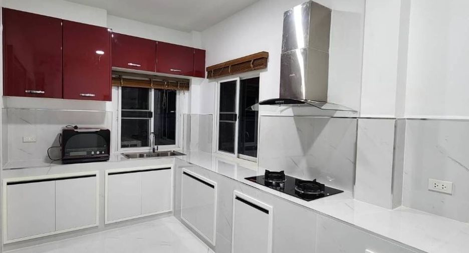 Haus zum Kauf mit 4 Zimmer in San Kamphaeng, Chiang Mai