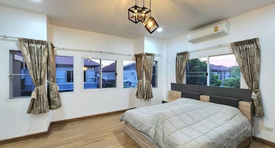 Haus zum Kauf mit 4 Zimmer in San Kamphaeng, Chiang Mai