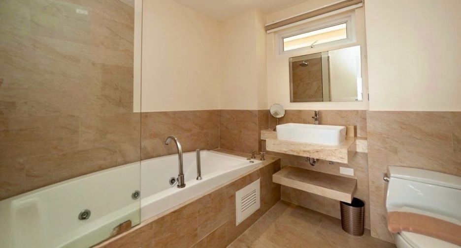 For sale 3 bedrooms apartment in Ko Samui, Surat Thani