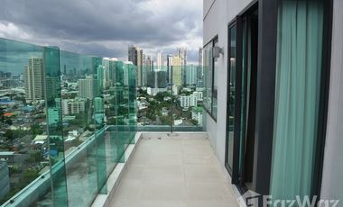 For sale 2 bedrooms condo in Khlong Toei, Bangkok