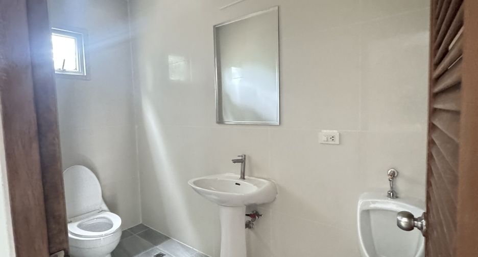 Villa en venta y en alquiler de 4 habitaciones en Bang Lamung, Chonburi