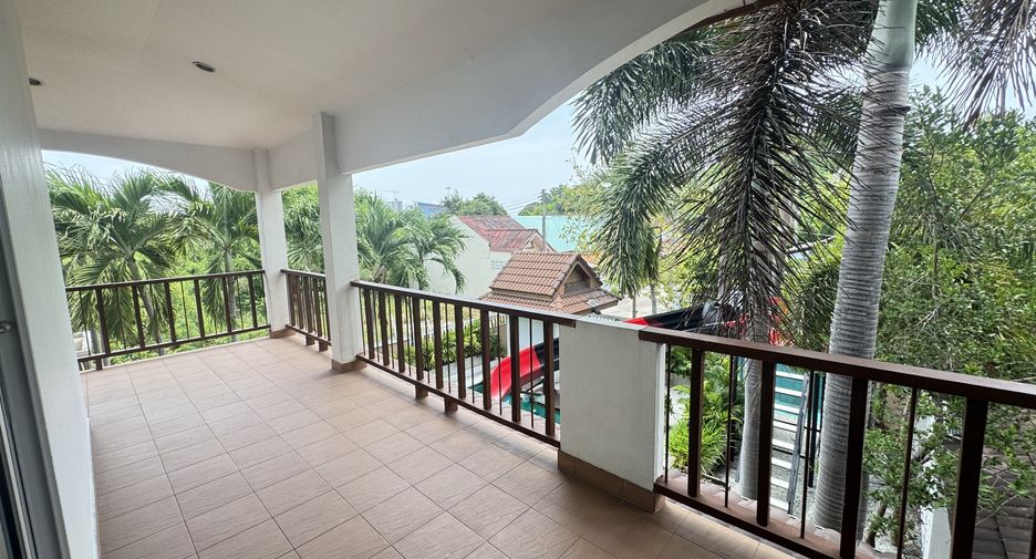 Villa en venta y en alquiler de 4 habitaciones en Bang Lamung, Chonburi