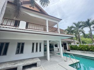 Villa en venta y en alquiler de 4 habitaciones en Bang Lamung, Chonburi