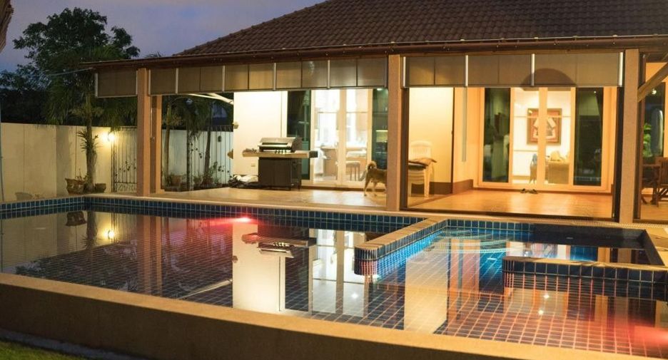 For sale 5 bedrooms villa in Mueang Chiang Mai, Chiang Mai