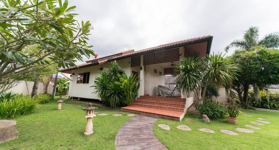 For sale 5 bedrooms villa in Mueang Chiang Mai, Chiang Mai