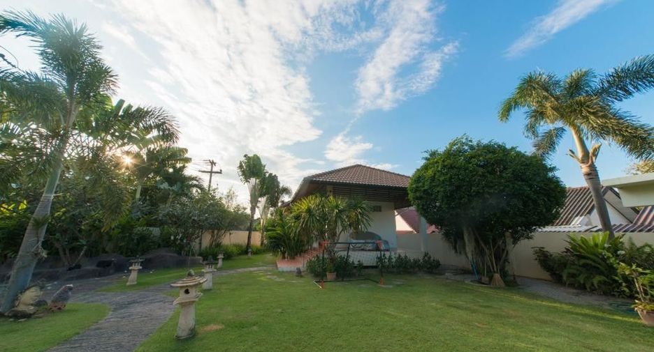 For sale 5 bedrooms villa in Mueang Chiang Mai, Chiang Mai