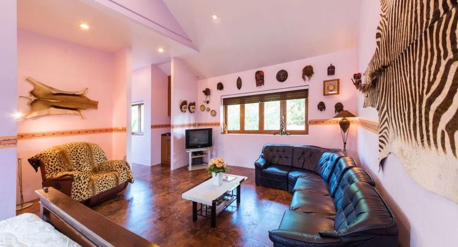 For sale 5 bedrooms villa in Mueang Chiang Mai, Chiang Mai