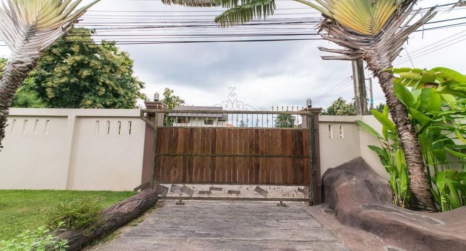 For sale 5 bedrooms villa in Mueang Chiang Mai, Chiang Mai