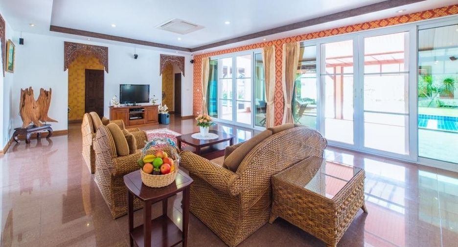 For sale 5 bedrooms villa in Mueang Chiang Mai, Chiang Mai