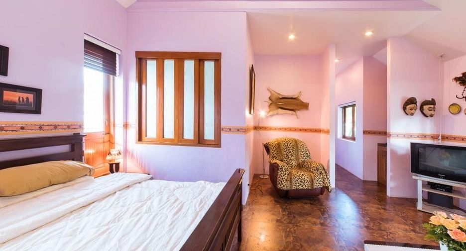 For sale 5 bedrooms villa in Mueang Chiang Mai, Chiang Mai