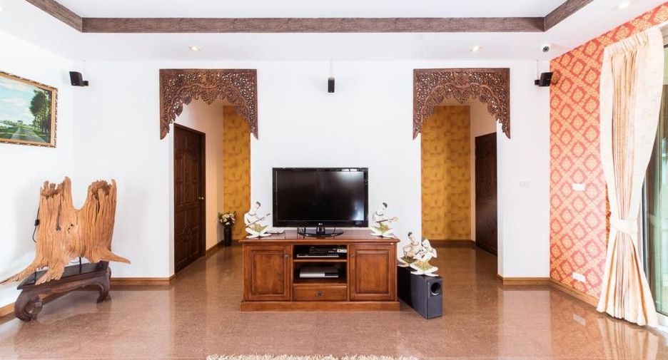 For sale 5 bedrooms villa in Mueang Chiang Mai, Chiang Mai