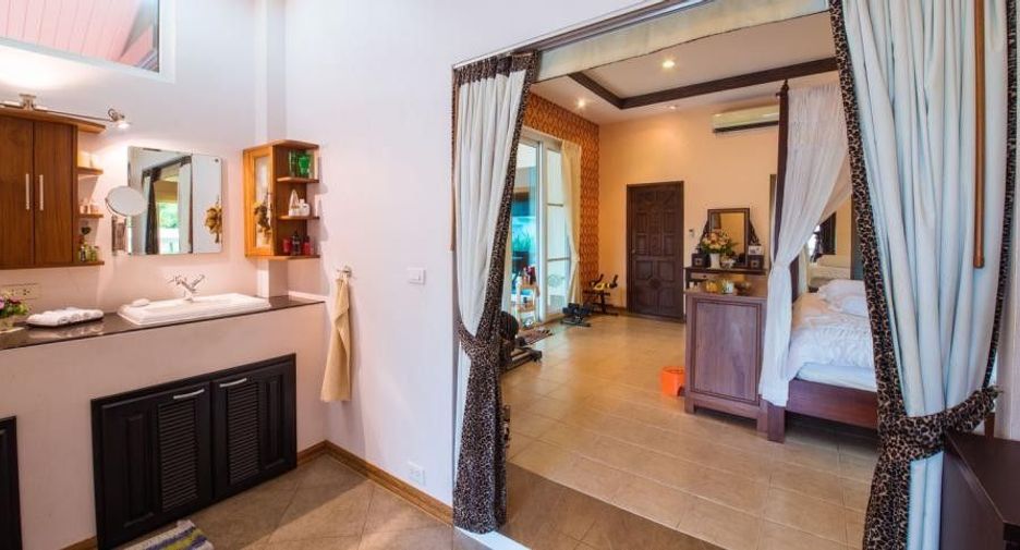 For sale 5 bedrooms villa in Mueang Chiang Mai, Chiang Mai