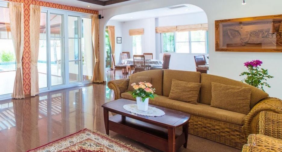 For sale 5 bedrooms villa in Mueang Chiang Mai, Chiang Mai
