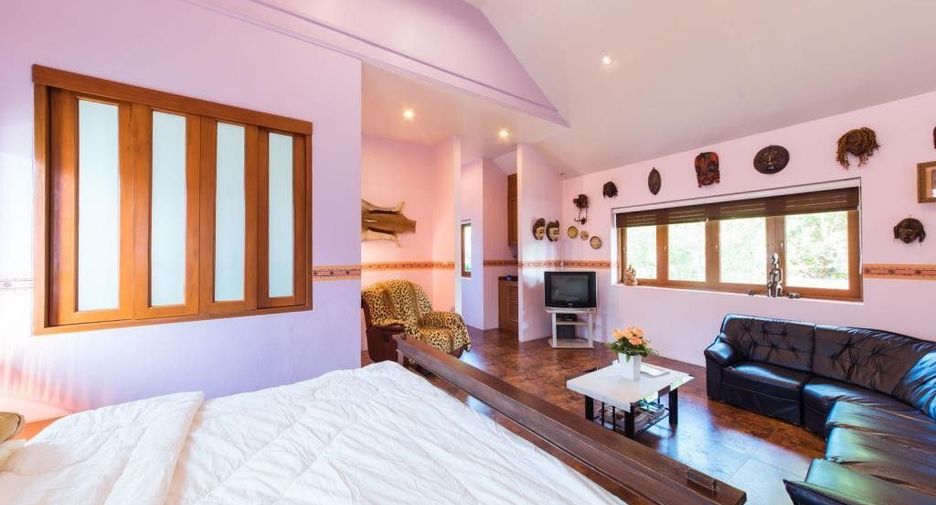 For sale 5 bedrooms villa in Mueang Chiang Mai, Chiang Mai