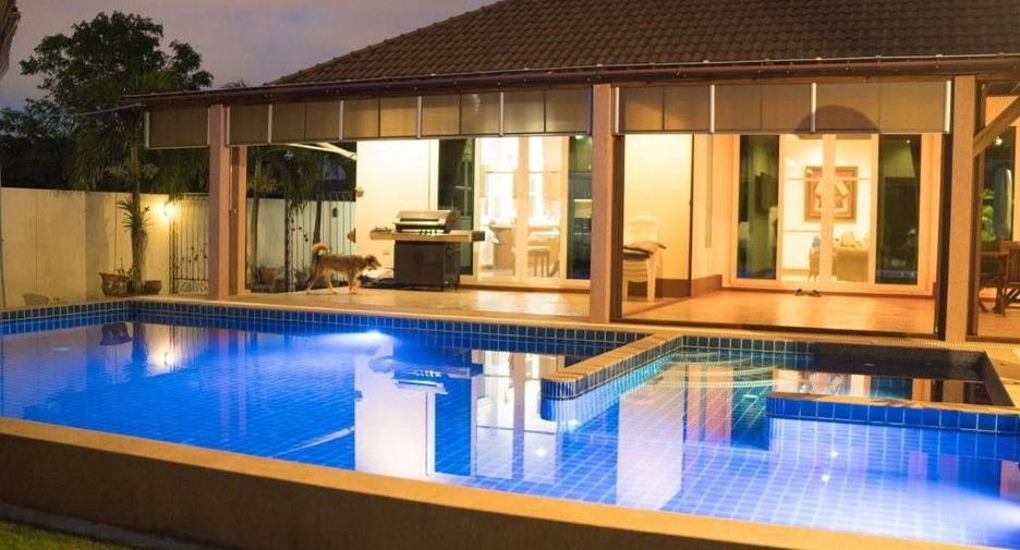 For sale 5 bedrooms villa in Mueang Chiang Mai, Chiang Mai
